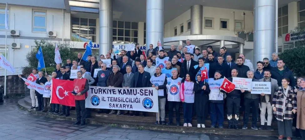 sakaryada-kamu-calisanlarindan-memur-ve-emekli-zamlarina-sert-tepki-3